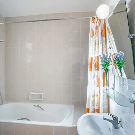 빌라 In Sleeps 6 Includes Swimming Pool Air Con And Wifi 7 4